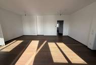 Charmante 3-Zimmer-Dachgeschosswohnung mit Balkon - Urbanes Wohnen nahe Naschmarkt!