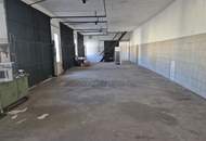 HALLE MIT 4 GARAGENBOXEN