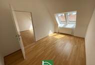 Dachgeschoss Traum + Terrasse! Zentrale Aufteilung! Sanierter Altbau in perfekter Lage!