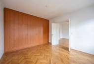 ***NEU*** Well-Maintained 3-Room Apartment in a Grand Historic Building – Top Location!