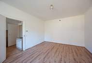 ++NEU++ 2-Zimmer Altbau-Wohnung zum Sanieren – entfalten Sie Ihr Wohntraum-Potenzial!
