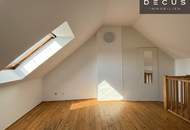 | CHARMANTE 3 ZIMMER-MAISONETTE-DACHGESCHOSSWOHNUNG MIT GALERIE | SONNIGER BALKON | CA. 80 m² | 4. OG | TEILWEISE SANIERUNGSBEDÜRFTIG | RUHIGER INNENHOF | IDEALE LAGE