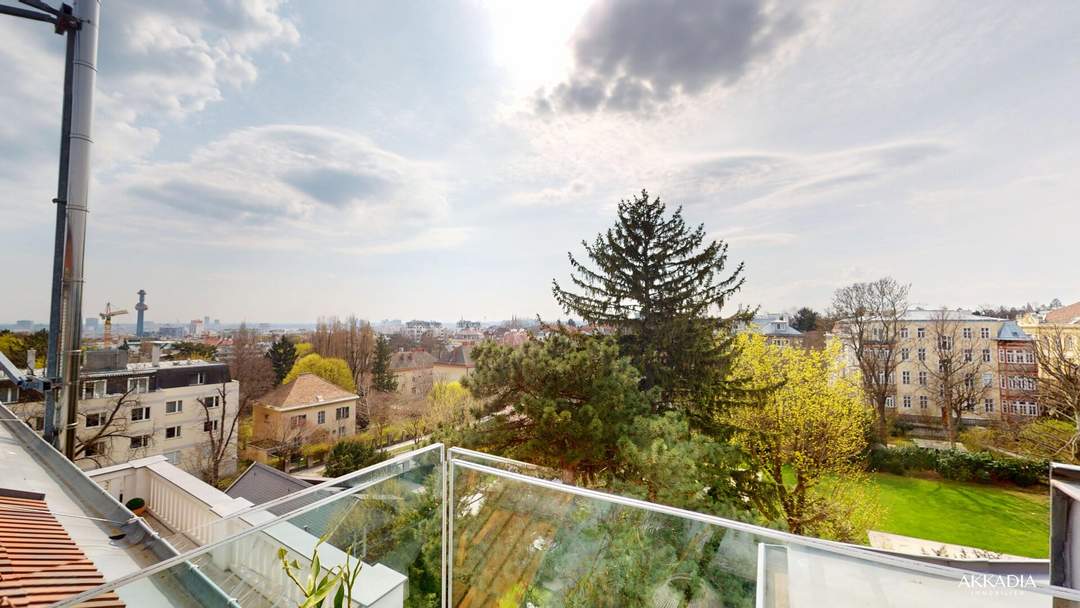 Cottageviertel I Traumhafte Dachwohnung im Jugendstil-Palais I Garagenplatz