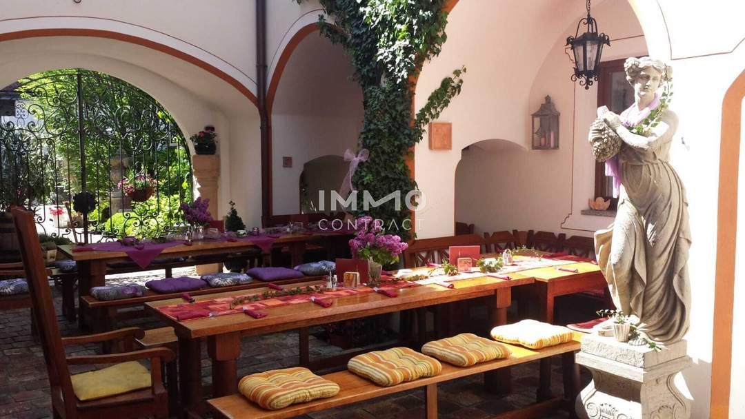 RUSTIKALES LOKAL/RESTAURANT IM ZENTRUM VON HERZOGENBURG ZU MIETEN
