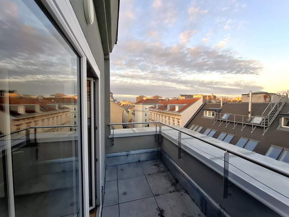 Geräumige 5-Zimmer-Dachgeschosswohnung beim Bennoplatz - VIDEO verfügbar!