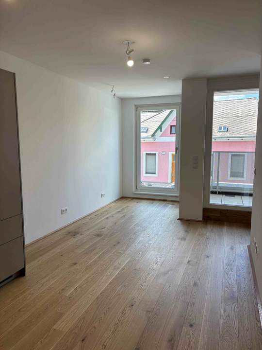 Zu Vermieten! gemütliche und gut aufgeteilte 1,5 Zi Wohnung mit Loggia_Top 2_EDMUND_Bezugsfertig August 2026