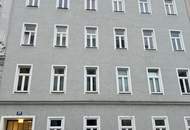 Elegante 3-Zimmerwohnung mit Balkon in saniertem Altbau