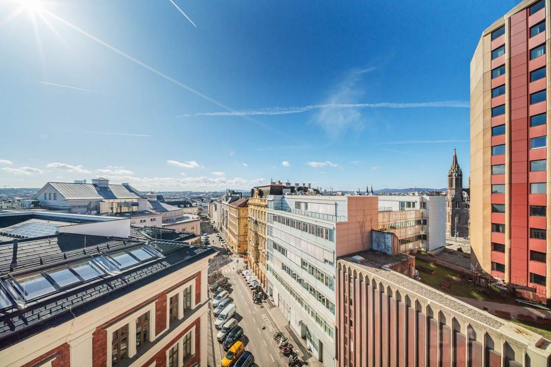 PANORAMA-Ebene über der Stadt! Dachgeschoß-Maisonette mit privater Außenfläche