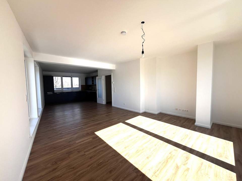 "Wohnung mit Terrasse und Parkplatz"