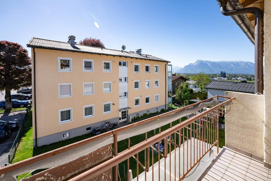 Bergheim: Renovierungsbedürftige 4-Zimmer-Balkon-Wohnung, mit Bergblick