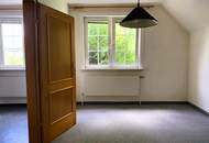Solides Einfamilienhaus, herrlicher Garten!