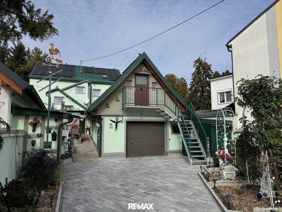 "Besonderes Ein-/Zweifamilienhaus mit Werkstatt und Weinkeller in Loidesthal"