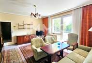 Lichtdurchflutete, renovierungsbedürftige 3-Zimmer-Wohnung mit großer Süd-Loggia