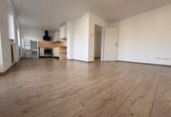 Sonnige 2-Zimmer Wohnung mit zwei Terrassen (Parkplatz inkl.)