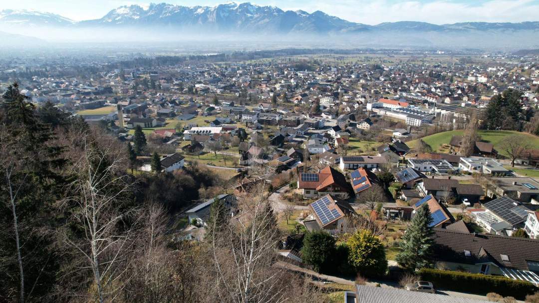GROß MIT PANORAMABLICK IN TOP LAGE