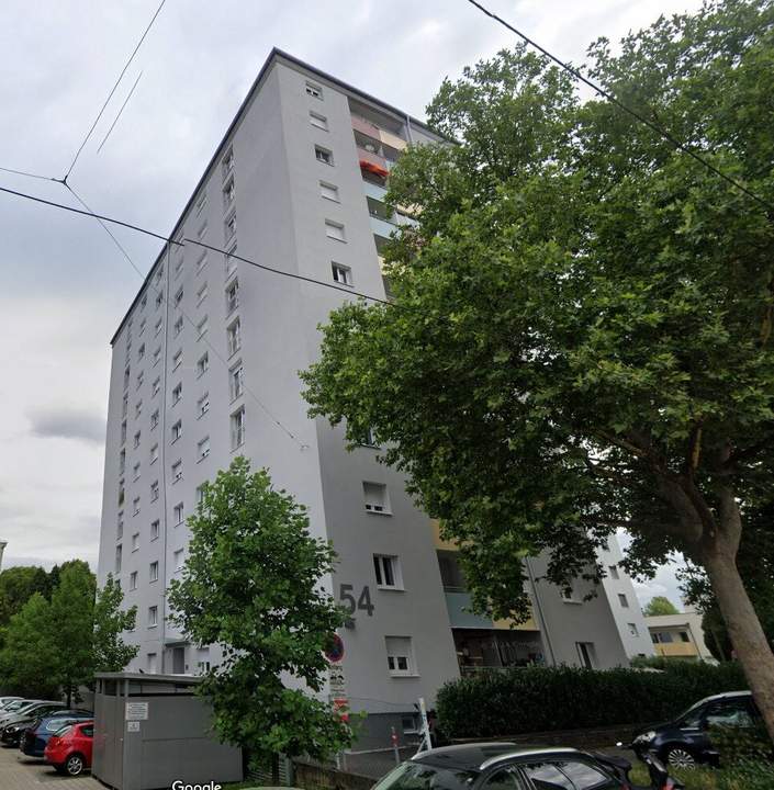 UNBEFRISTET und in ausgezeichneter Lage! Loggia, 2 Zimmer und separate Küche!