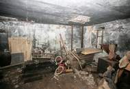 Ein- oder Mehrfamilienhaus samt Nebengebäuden im Bauland-Betriebsgebiet