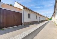 Renovierungsbedürftige Liegenschaft mit zwei Wohneinheiten, Nebengebäuden & Garage!