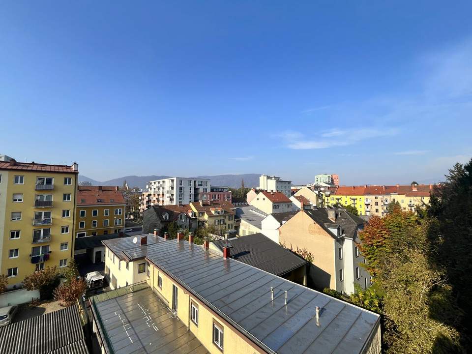 5-Zimmer-Wohnung, 4er-WG-tauglich, 2 Balkone und allgemeine Dachterrasse!