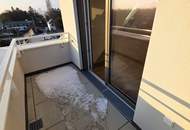 GENIAL - Lebens(t)raum Erfüller im Grünen! Klimaaktiv Bronze! Ab ins Dachgeschoss + 3 Zimmer + 2 Terrassen + Viel Lebensqualität! Wärmepumpe und Solaranlage + Naturnahe Gewässer ums Eck!