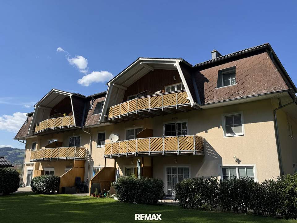 Charmante 3-Zi DG-Wohnung mit moderner Küche - RUHIGE Aussichtslage - Loggia &amp; Carport