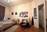 KLASSISCHES ALTBAUAPARTMENT MIT BALKON