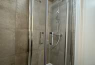 Hochwertig modernisierte Zwei-Zimmer-Wohnung mit Loggia | LEHEN