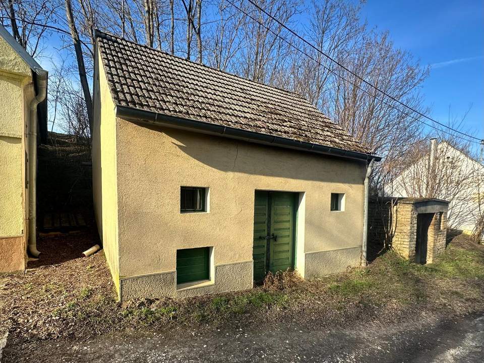 Charmanter Weinkeller mit Grünfläche im Weinviertel
