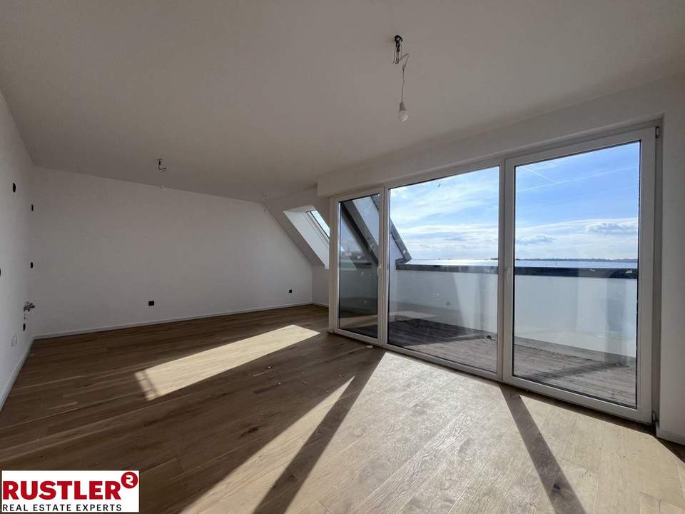 Wohnen mit Stil &amp; Blick auf die Gloriette | Erstbezug im Dachgeschoss und Terrasse | klimatisiert
