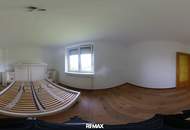 Einfamilienhaus mit Nebengebäuden und Garten