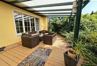 Wohnhaus mit 2.200m² großem Grundstück, Halle und Garagen