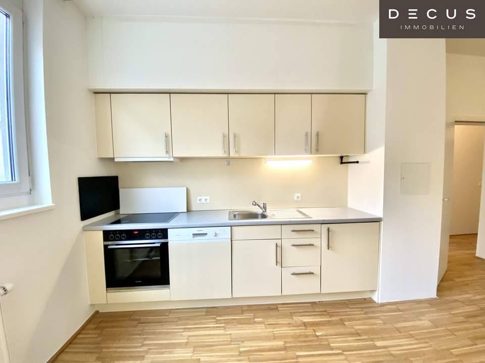 * AB DEZEMBER * 2 ZIMMER WOHNUNG * MIT BALKON * NÄHE HAUPTBAHNHOF UND KEPLERPLATZ * TOP INFRASTRUKTUR