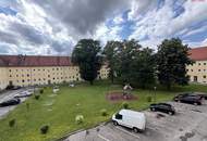 ERSTBEZUG nach umfassender Sanierung! Wunderschöne 3-Zimmer-Wohnung in vorteilhafter Lage am ruhigen Stadtrand von Steyr! Große Fenster, traumhaftes Badezimmer und vielseitige Einrichtungsmöglichkeiten versprechen höchste Wohnqualität!