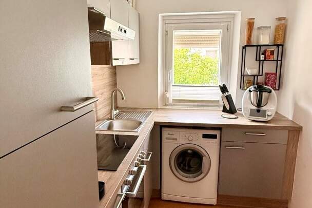 Küchenablöse möglich! Sonnige Wohlfühlwohnung mit herrlichem Grünblick, gepflegter Ausstattung und heller Raumaufteilung - attraktive Lage in Steyr-Münichholz mit bester Infrastruktur!, Wohnung-miete, 423,20,€, 4400 Steyr(Stadt)