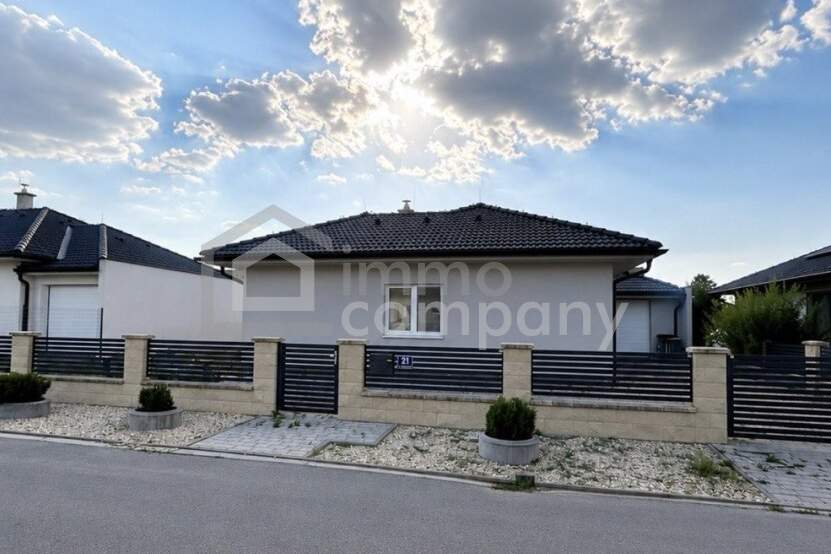 HAUS-HIGHLIGHT! 4 ZIMMER | GARTEN | GARAGE | ABSOLUTE RUHELAGE, Haus-kauf, 470.000,€, 2473 Neusiedl am See