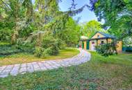 Grüne Oase in Prestige-Lage, Stilvilla mit ca. 1.600 m² Grund, Gästehaus, 2 Garagen und großem Pool