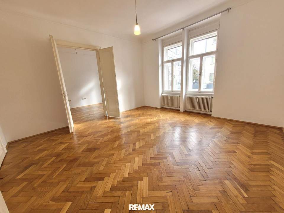 3-Zimmer-Altbauwohnung in der Heinrichstraße - WG-tauglich!