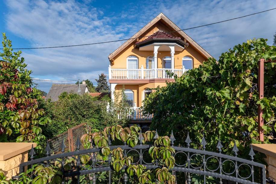 "Für Ein oder zwei Familien - Haus mit Eleganz und mit vieeeeel Platz", Haus-kauf, 699.000,€, 2230 Gänserndorf