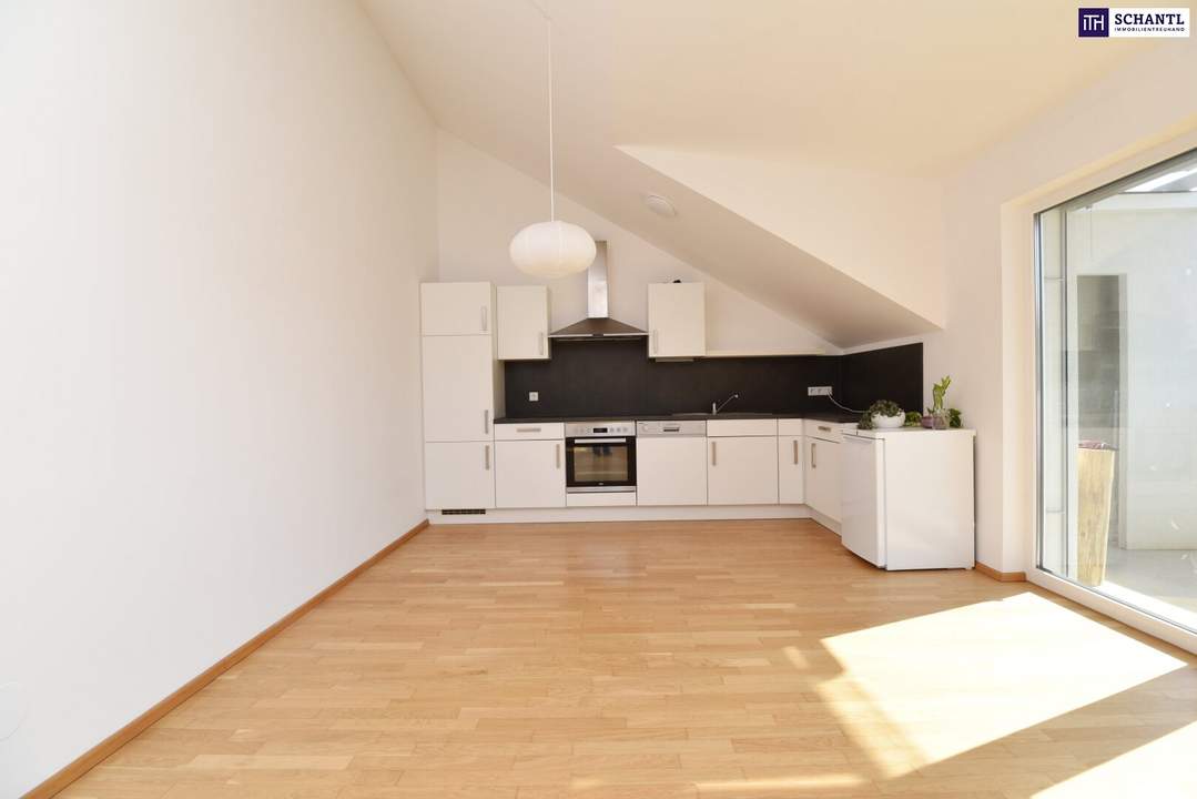 Charmante Dachgeschosswohnung mit viel Licht und luftiger Raumhöhe! Innenhof-Süd-Ausrichtung! Top Anbindung! Ab sofort verfügbar!