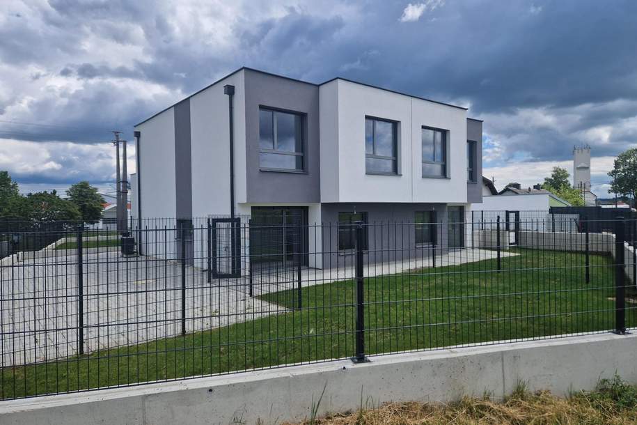MODERN, MASSIV & HOCHWERTIG WOHNEN IM HÜGELLAND DES SCHMIDATALES MIT BESTER INFRASTRUKTUR UND VERKEHRSANBINDUNG, Haus-miete, 1.350,00,€, 3710 Hollabrunn
