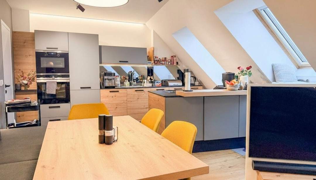 Ruhig gelegene, zweigeschossige Vierzimmerwohnung im familienfreundlichen Neubau