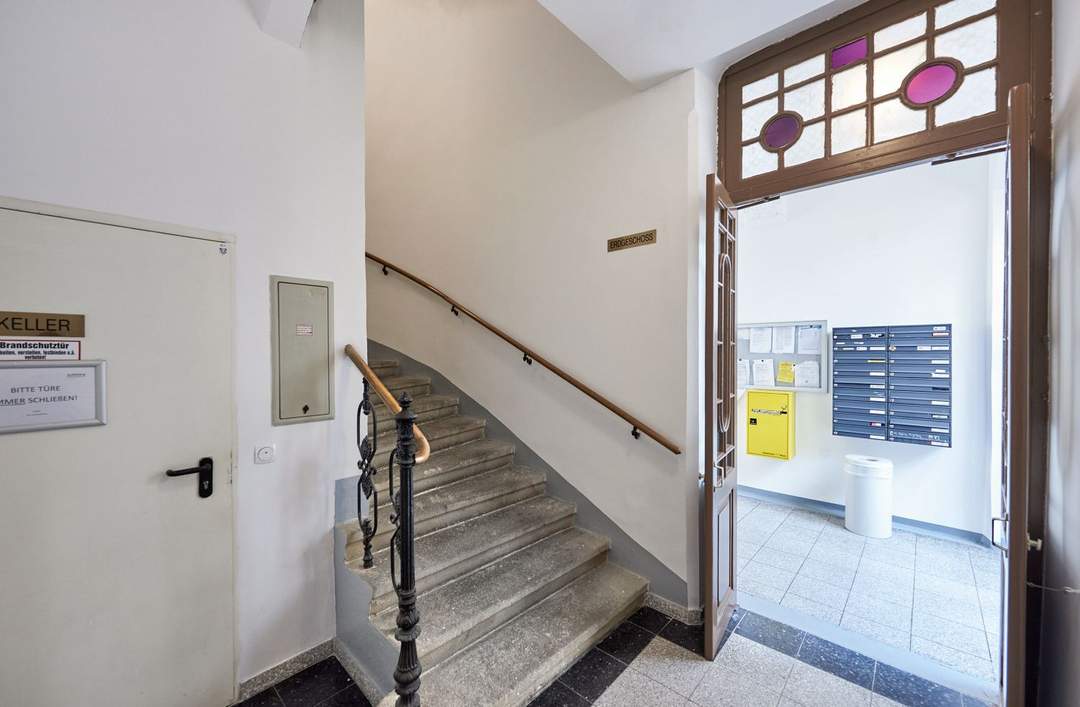 Bis März 2027 befristet vermietet – charmante 3-Zimmer-Dachgeschosswohnung mit Balkon & Dachterrasse