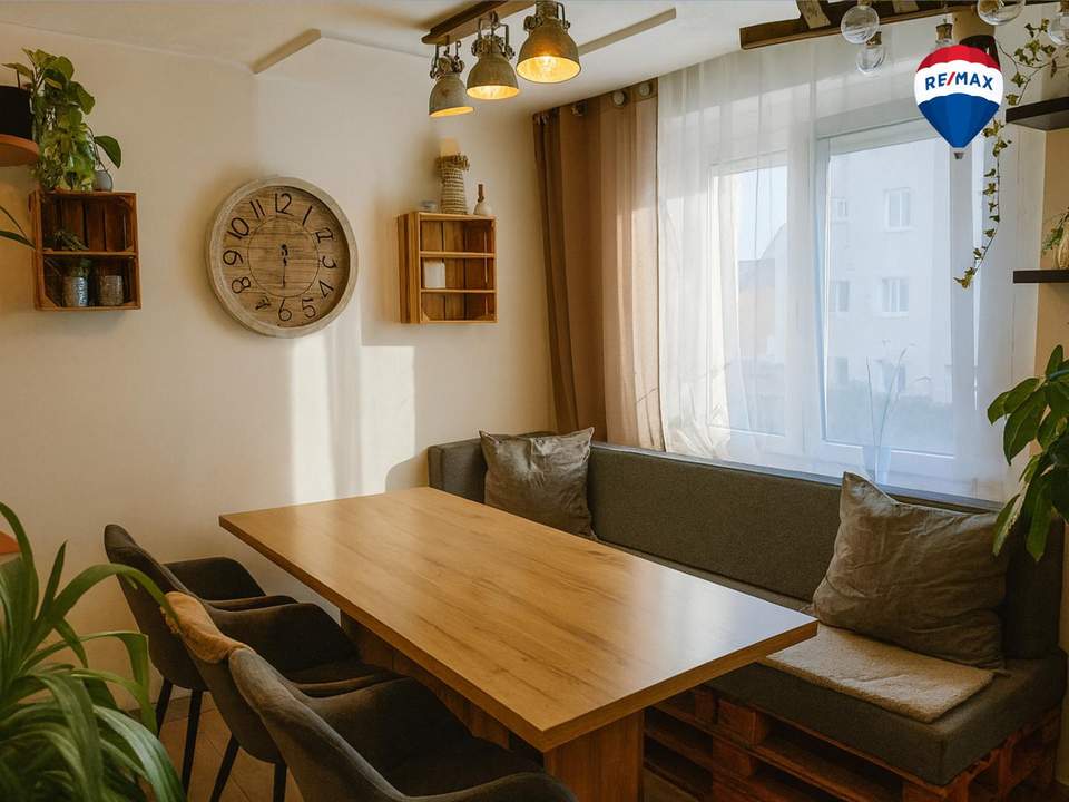 Sanierte 4-Zimmer-Wohnung mit Tiefgaragenplatz