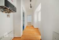 Großzügige 4-Zimmer Altbauwohnung mit Terrasse