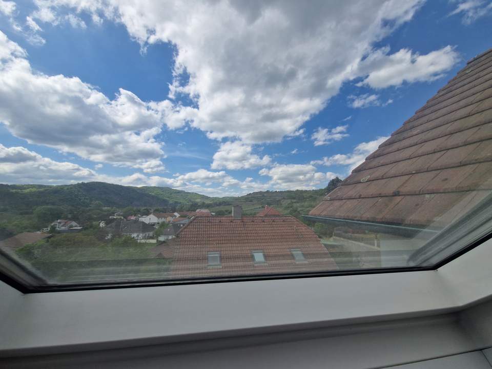 MODERNE EIGENTUMSWOHNUNG MIT ANLEGEREIGNUNG IN SCHÖNBERG AM KAMP IN HERRLICHER WOHN- UND AUSSICHTSLAGE
