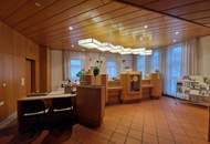 GELEGENHEIT: EHEMALIGE FILIALE DER RAIFFEISENBANK SAMT AUSGEBAUTEM DACHGESCHOSS IN RUPPERSTHAL SUCHT EINEN NEUEN EIGENTÜMER