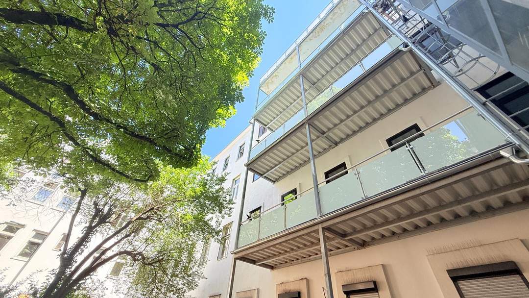 Zeitlose Altbauwohnung mit Balkon in Top-Lage nahe Augarten