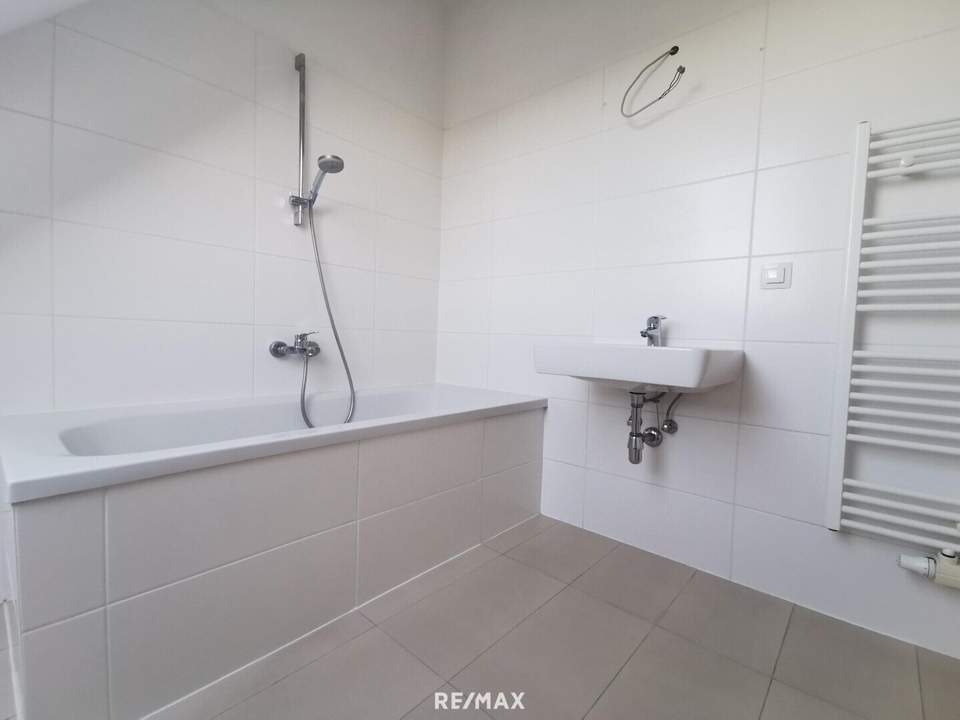 DG-Maisonette im superschöner Altbau. Bestlage mit 2 Zimmer Maisonette.