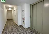 Moderne 2-Zimmer Dachgeschosswohnung mit Klimaanlage, Einbauküche und Terrasse - ab 15.04. beziehbar!