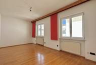 Wohn- und Geschäftshaus auf drei Ebenen I EG mit Geschäft, Auslagen und Lager I darüber 2 große Büro-/oder Wohnetagen